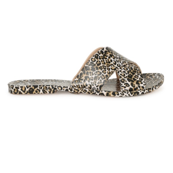 SIZE 7 LEFT ! Criss Cross Jelly Sandals in Leopard - Picture 4 of 7